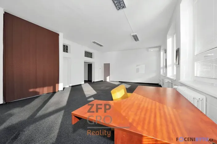 Prodej obchodního prostoru, Hodonín, Velkomoravská, 702 m2