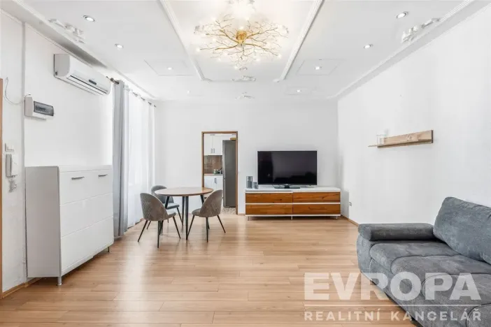 Pronájem bytu 2+1, Praha, Husitská, 67 m2