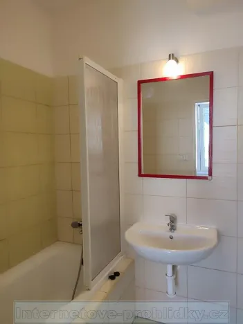 Pronájem bytu 2+kk, Praha - Vysočany, 57 m2