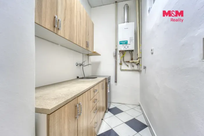 Pronájem kanceláře, Plzeň - Vnitřní Město, Veleslavínova, 112 m2