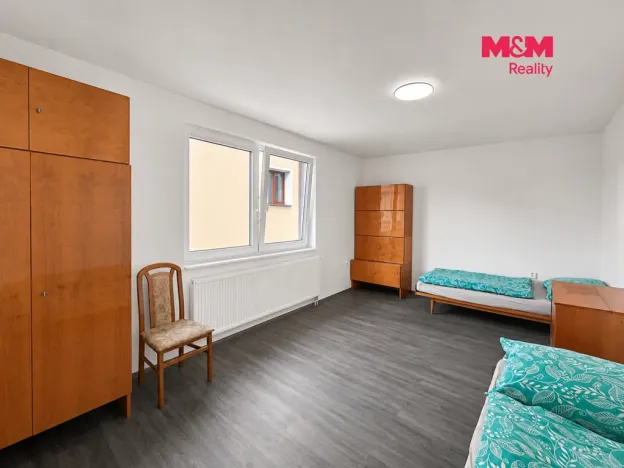 Pronájem atypického bytu, Čáslav - Čáslav-Staré Město, Formíkova, 90 m2