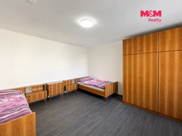Pronájem atypického bytu, Čáslav - Čáslav-Staré Město, Formíkova, 90 m2