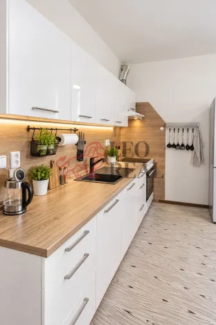 Prodej bytu 2+kk, Oslavany, náměstí 13. prosince, 63 m2