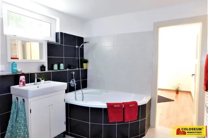 Pronájem rodinného domu, Znojmo, 146 m2