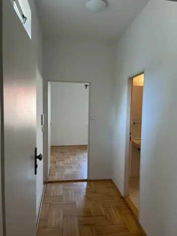 Pronájem bytu 1+1, Praha, Bělohorská, 40 m2