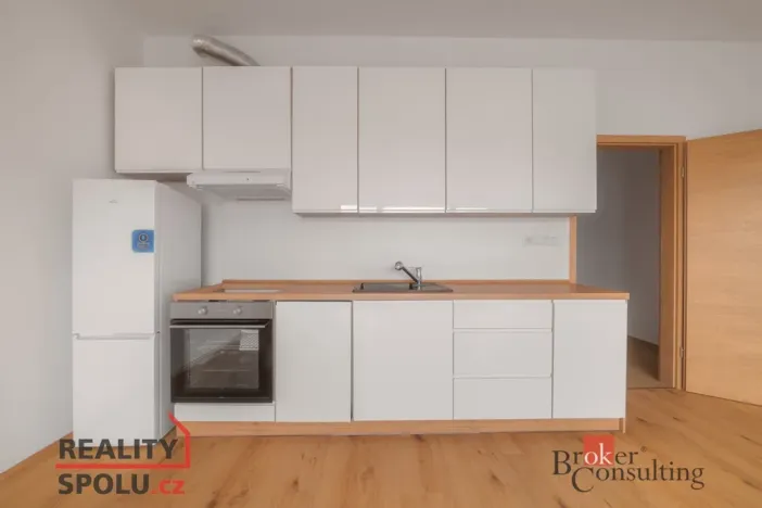 Pronájem bytu 1+kk, Plzeň - Jižní Předměstí, Měděná, 36 m2