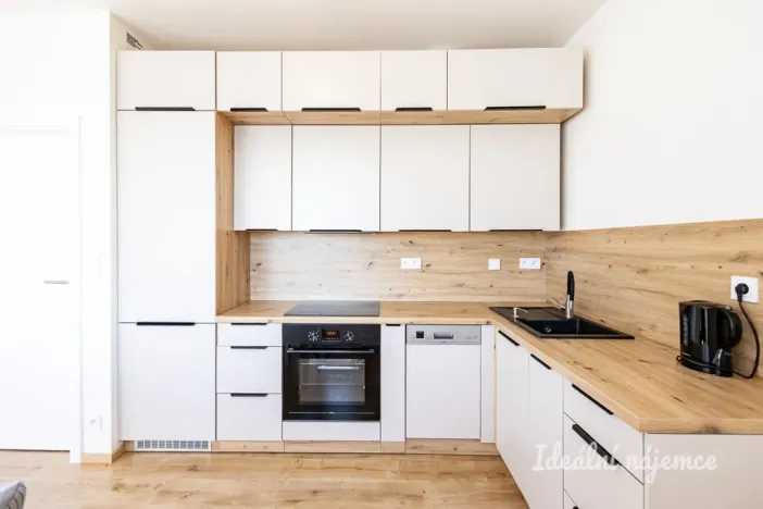Pronájem bytu 2+kk, Praha - Vysočany, Gerstelova, 55 m2