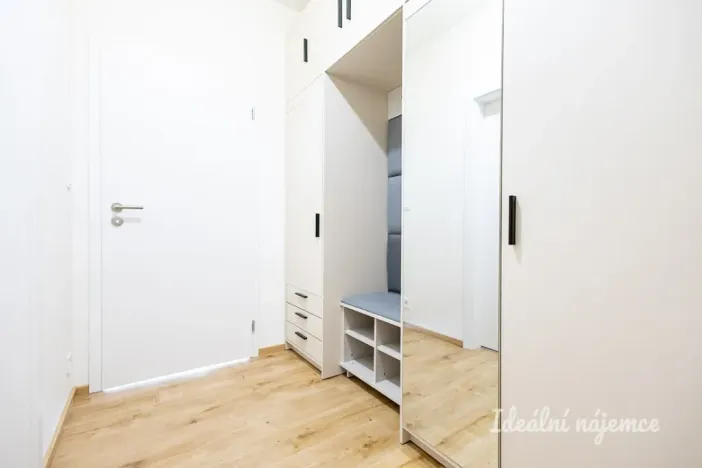 Pronájem bytu 2+kk, Praha - Vysočany, Gerstelova, 55 m2