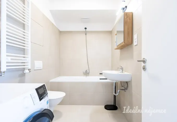 Pronájem bytu 2+kk, Praha - Vysočany, Gerstelova, 55 m2