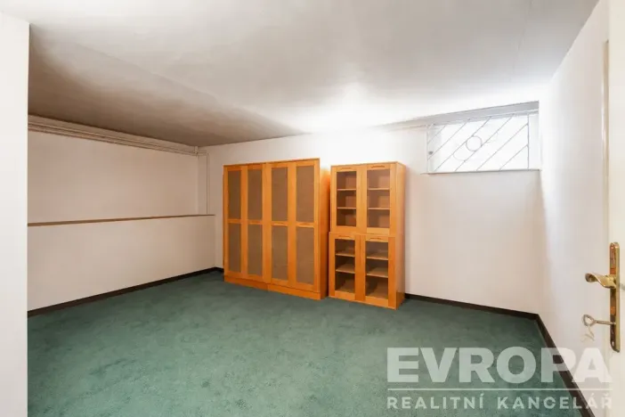 Prodej komerční nemovitosti, Praha - Suchdol, Armádní, 400 m2