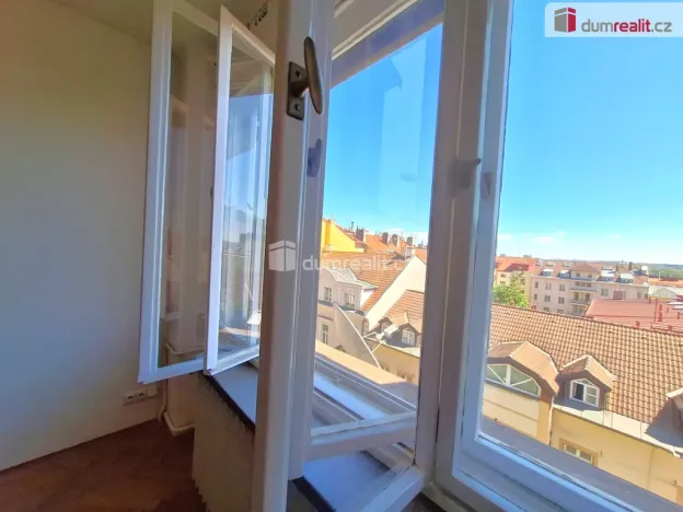 Pronájem bytu 1+kk, Praha - Vinohrady, Jana Masaryka, 26 m2