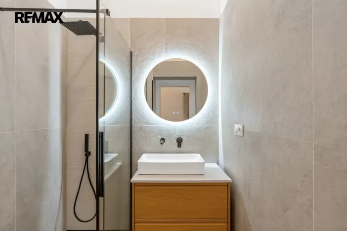 Prodej bytu 2+1, Praha - Karlín, Pernerova, 69 m2