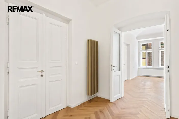 Prodej bytu 2+1, Praha - Karlín, Pernerova, 69 m2