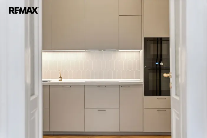 Prodej bytu 2+1, Praha - Karlín, Pernerova, 69 m2
