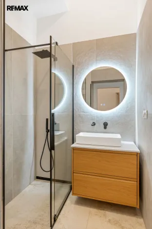 Prodej bytu 2+1, Praha - Karlín, Pernerova, 69 m2