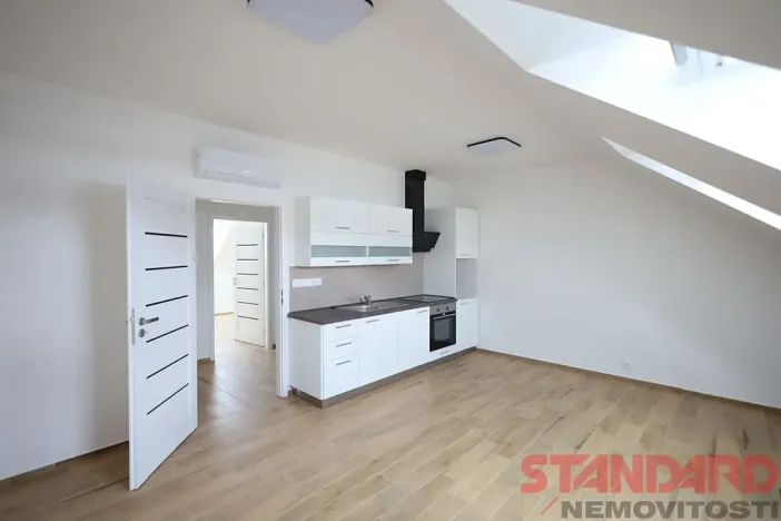 Pronájem bytu 2+kk, Přeštice, Revoluční, 45 m2