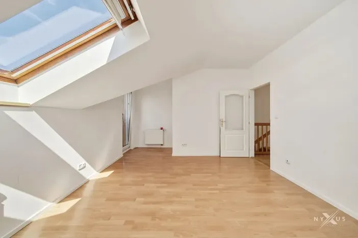Pronájem rodinného domu, Praha - Štěrboholy, Pod areálem, 324 m2