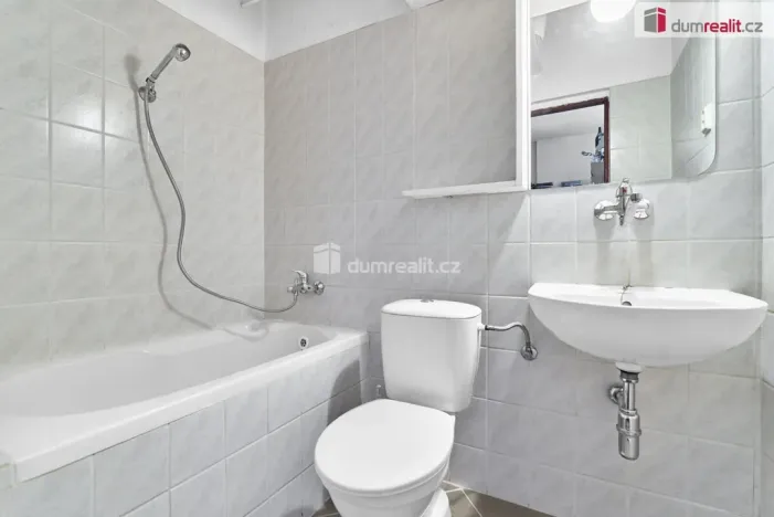 Prodej bytu 1+kk, Karlovy Vary, Bělehradská, 19 m2