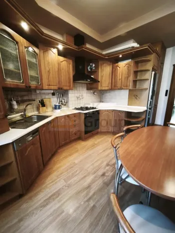 Pronájem bytu 3+1, Karlovy Vary, Bulharská, 90 m2