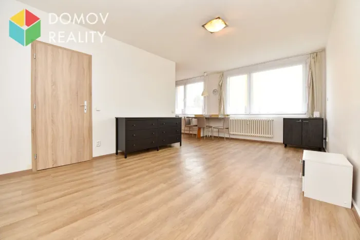 Pronájem bytu 1+kk, Králův Dvůr, Nad Stadionem, 29 m2