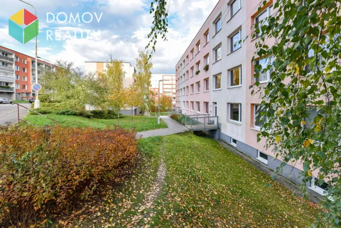 Pronájem bytu 1+kk, Králův Dvůr, Nad Stadionem, 29 m2