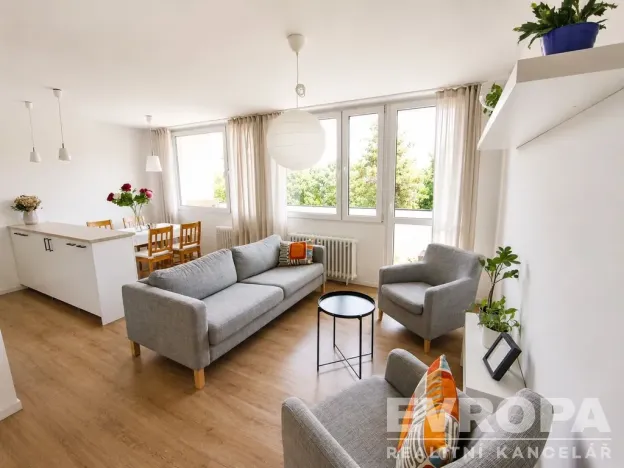 Prodej bytu 3+kk, Praha - Karlín, U Sluncové, 66 m2