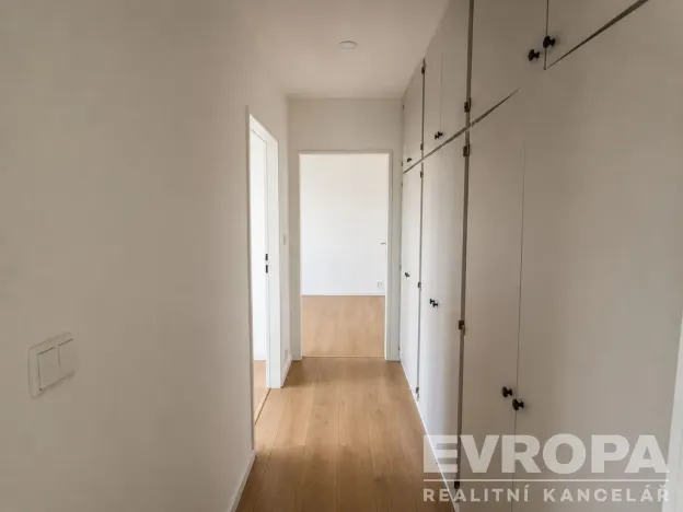 Prodej bytu 3+kk, Praha - Karlín, U Sluncové, 66 m2