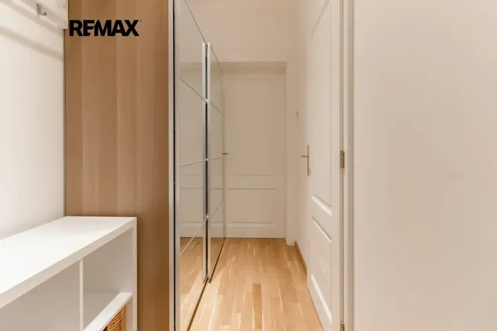 Pronájem bytu 1+kk, Praha - Smíchov, Zborovská, 35 m2