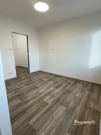 Pronájem bytu 1+1, Slaný, Bezručova, 33 m2