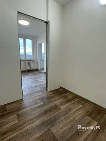 Pronájem bytu 1+1, Slaný, Bezručova, 33 m2