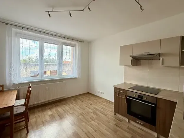 Pronájem bytu 1+1, Nové Strašecí, Křivoklátská, 38 m2