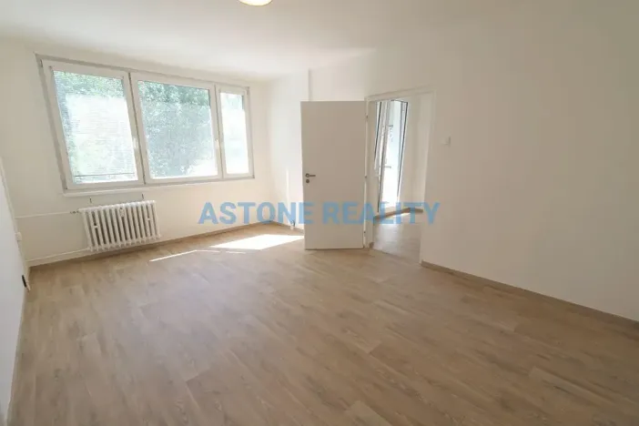Pronájem bytu 3+1, Praha - Strašnice, Pod strání, 68 m2