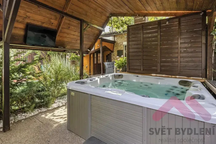 Prodej rodinného domu, Nupaky, K Parku, 160 m2