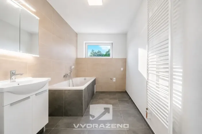 Prodej rodinného domu, Stará Paka - Ústí, 300 m2