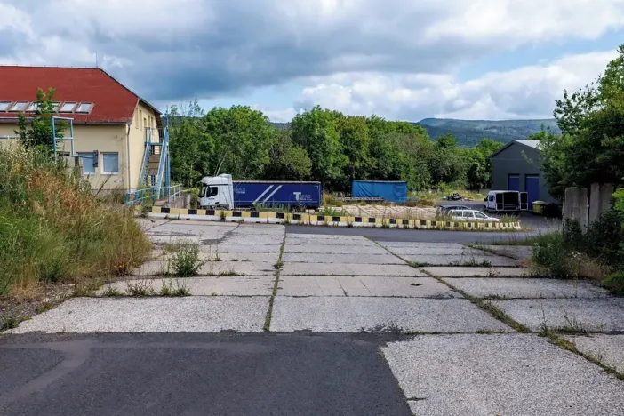 Prodej výrobních prostor, Dubí, Horská, 3047 m2