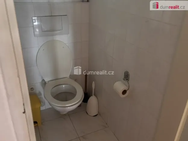 Pronájem atypického bytu, Praha - Modřany, K údolí, 12 m2