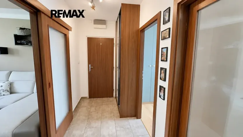 Pronájem bytu 3+1, Praha - Podolí, Kaplická, 55 m2