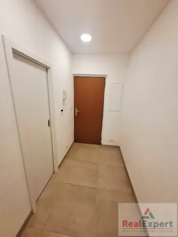 Pronájem bytu 1+1, Praha - Vinohrady, Máchova, 37 m2