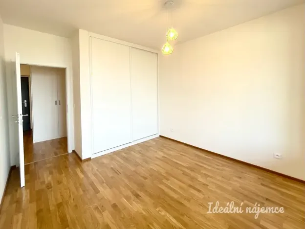 Pronájem bytu 2+kk, Praha - Vysočany, Pechmanových, 57 m2
