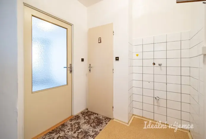 Pronájem bytu 4+1, Praha - Vinoř, Uherská, 86 m2
