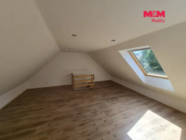 Pronájem bytu 3+kk, Nový Bor, Husova, 79 m2