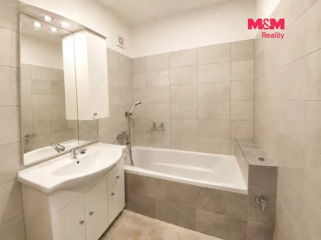 Prodej bytu 2+kk, Havířov - Šumbark, Zvonková, 51 m2