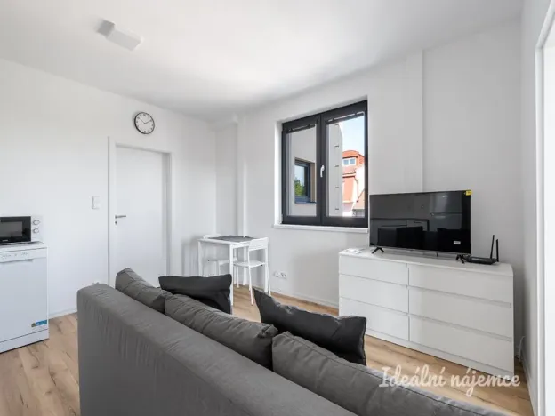 Pronájem bytu 2+kk, Praha - Kyje, Za černým mostem, 42 m2