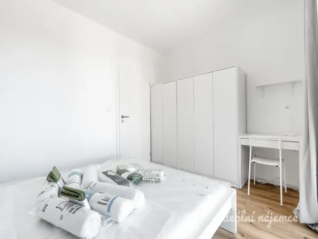 Pronájem bytu 2+kk, Praha - Kyje, Za černým mostem, 42 m2