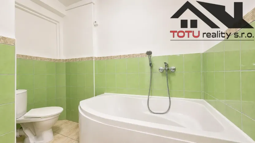 Prodej bytu 3+1, Kuks, 91 m2