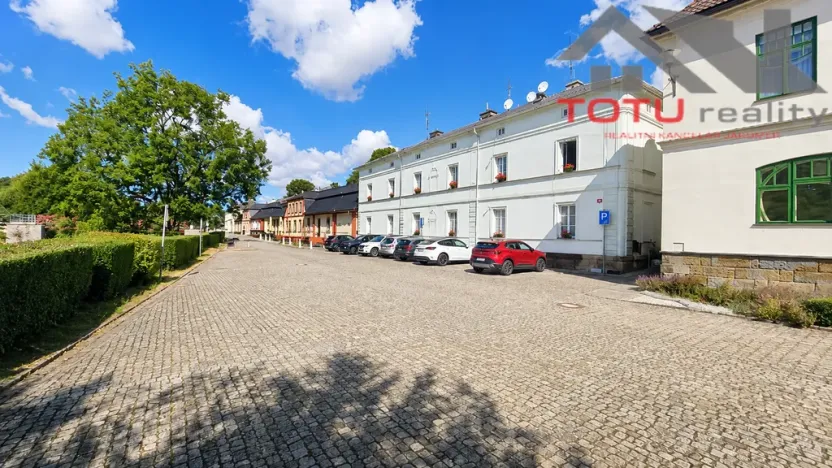 Prodej bytu 3+1, Kuks, 91 m2