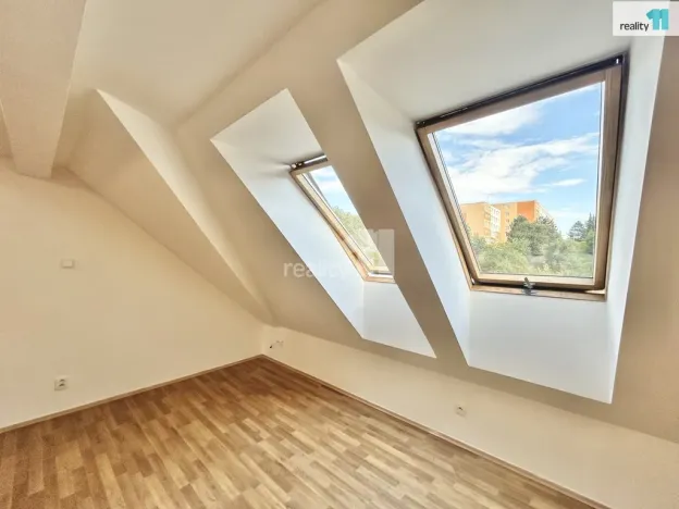 Pronájem bytu 3+kk, Praha - Hrdlořezy, Českobrodská, 65 m2