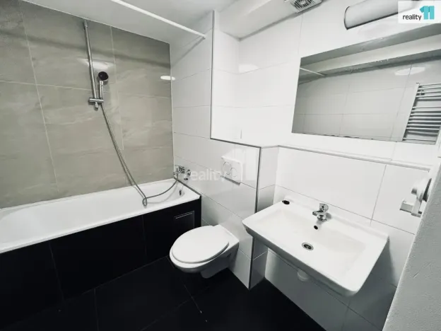 Pronájem bytu 3+kk, Praha - Hrdlořezy, Českobrodská, 75 m2