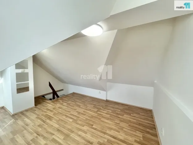 Pronájem bytu 3+kk, Praha - Hrdlořezy, Českobrodská, 75 m2