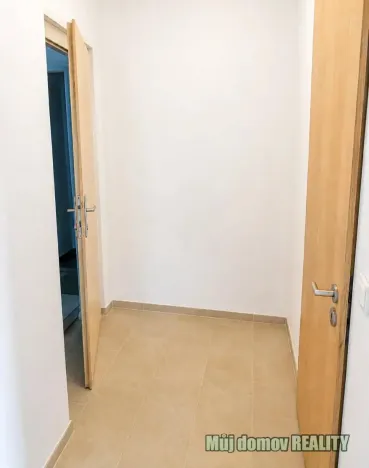 Pronájem bytu 2+kk, Praha - Hostivař, Dolnoměcholupská, 40 m2